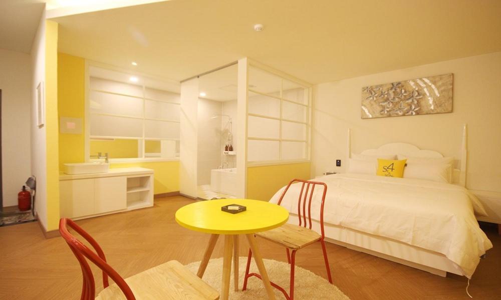 Iksan 4 Seasons Hotel Extérieur photo